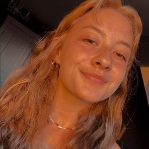 Meet your Posher, Abigail